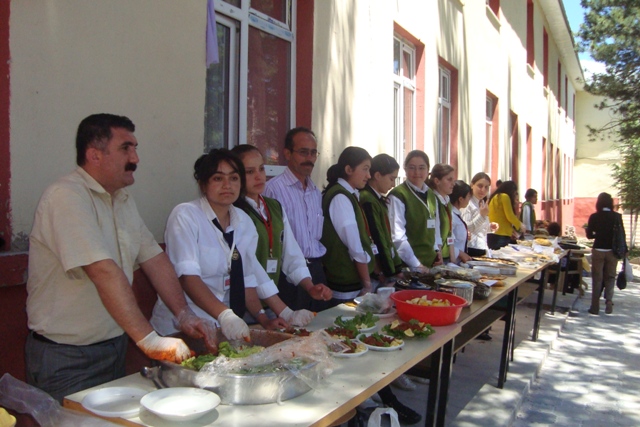 KIZ TEKNİK VE MESLEK LİSESİ OKUL KERMESİ galerisi resim 3