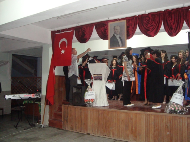H. H. TEKIŞIK ANADOLU LİSESİ MEZUNİYET TÖRENİ 2009 galerisi resim 4