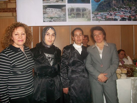 Türkiye Yardım Sevenler Derneği Şebinkarahisar Şubesi 2010 galerisi resim 19