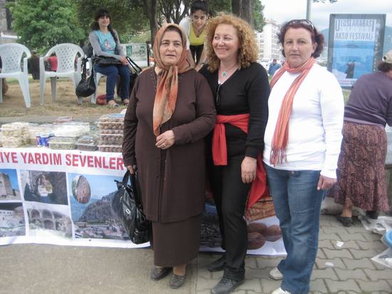 Türkiye Yardım Sevenler Derneği Şebinkarahisar Şubesi Aksu Şenliklerinde galerisi resim 16