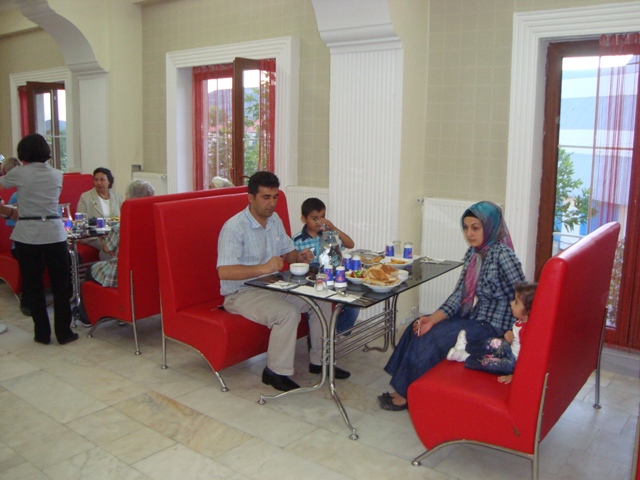 Türkiye Yardım Sevenler Derneği Şebinkarahisar Şubesinden iftar yemeği galerisi resim 15