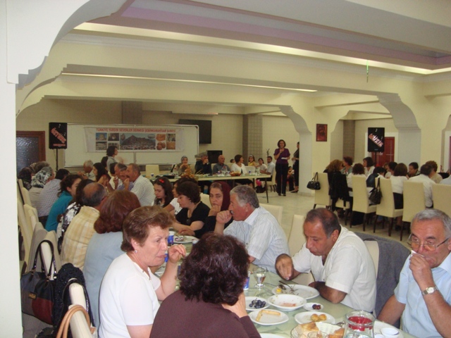 Türkiye Yardım Sevenler Derneği Şebinkarahisar Şubesinden iftar yemeği galerisi resim 27