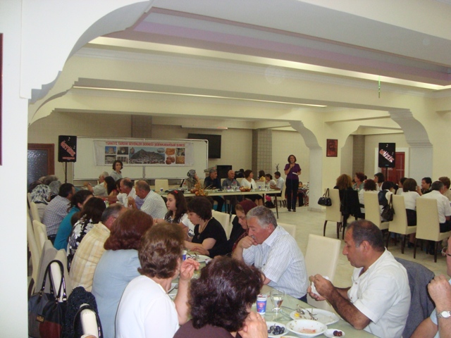 Türkiye Yardım Sevenler Derneği Şebinkarahisar Şubesinden iftar yemeği galerisi resim 28