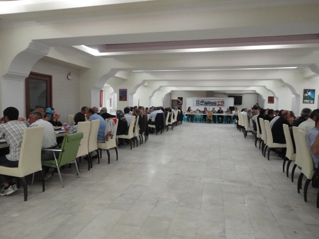 Türkiye Yardım Sevenler Derneği Şebinkarahisar Şubesinden iftar yemeği galerisi resim 6