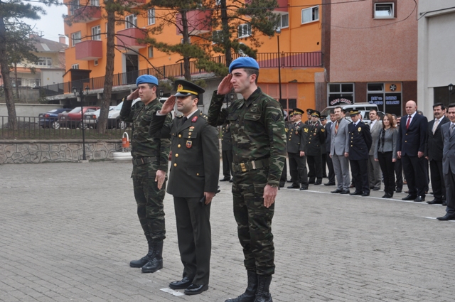 İlçemizde 18 Mart Şehitleri Anma Töreni Düzenlendi galerisi resim 2