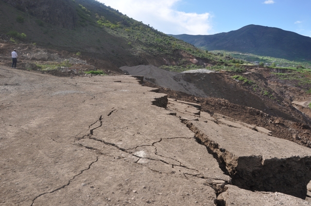 Tamzara Yolu Heyelan Görüntüleri - 2011 galerisi resim 29