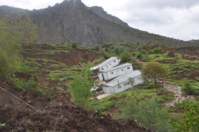 Tamzara Yolu Heyelan Görüntüleri - 2011 galerisi resim 3