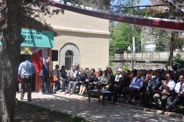 Şebinkarahisar Halk Eğitimi Merkezi Yıl Sonu Sergisini Törenle Açtı galerisi resim 10