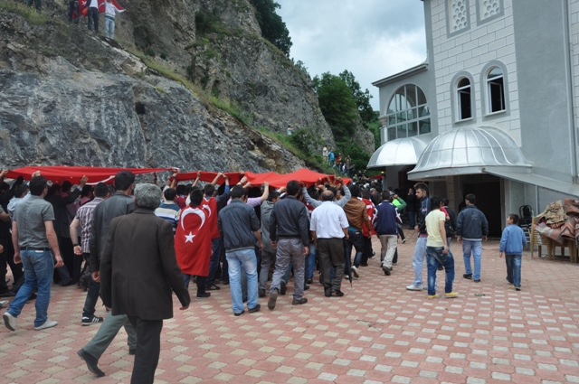 DERELİ YAVUZ KEMAL BELDESİNDEKİ ŞEHİDİMİZİ GÖZYAŞLARIYLA UĞURLADIK galerisi resim 12