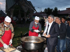 ŞEBİNKARAHİSAR BELEDİYESİNDEN KANDİL HELVASI