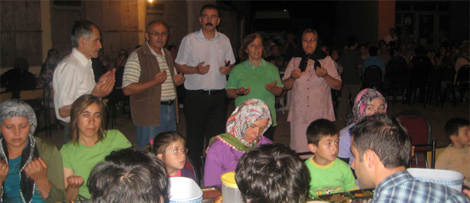 ŞEBİNKARAHİSAR CUMHURİYET HALK PARTİSİ İLÇE ÖRGÜTÜ İFTAR YEMEĞİ VERDİ