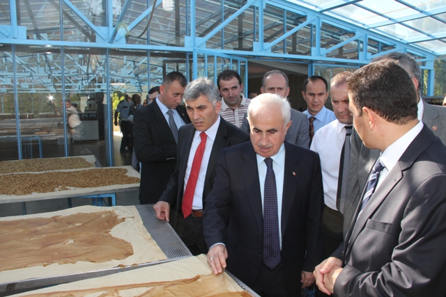 VALİ ŞAHİN VE BERABERİNDEKİLERİN İLÇEMİZDEKİ ÇALIŞMALARI SÜRÜYOR