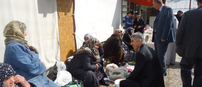 BAŞKAN SALI PAZARINI DOLAŞTI