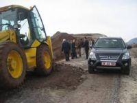 TEPELTEPE KÖYÜNDE  HEYELAN NEDENİYLE BOZULAN YOL ONARILDI